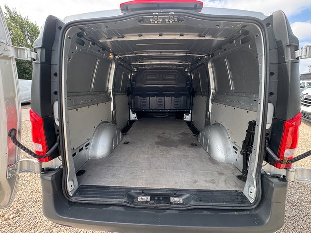 Mercedes-Benz Vito AUTO LWB L2H1 Low Roof Progressive 114 Camera EURO 6 9