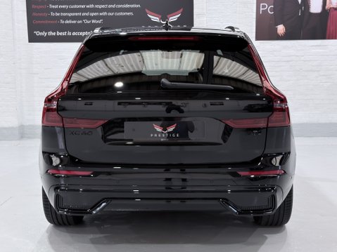 Volvo XC60 B5 ULTRA BLACK EDITION AWD 20