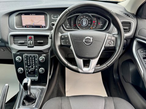 Volvo V40 2.0 D3 Momentum Nav Plus Euro 6 (s/s) 5dr 2
