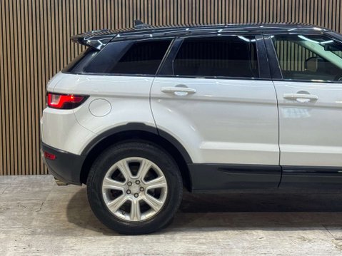 Land Rover Range Rover Evoque 2.0 Range Rover Evoque SE Tech TD4 4WD 5dr 14