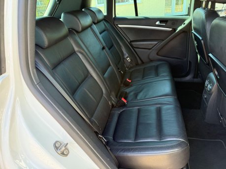 Volkswagen Tiguan 2.0 TDI BlueMotion Tech R-Line Edition SUV 5dr Diesel DSG 4WD Euro 6 (s/s) 21