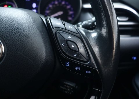 Toyota C-HR 1.8 C-HR Icon HEV CVT 5dr 28