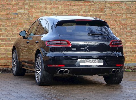 Porsche Macan Turbo 16