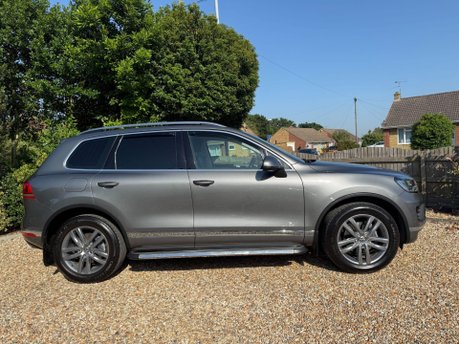 Volkswagen Touareg 3.0 TDI V6 BlueMotion Tech SE Tiptronic 4WD Euro 6 (s/s) 5dr 4