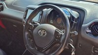Toyota Aygo 1.0 VVT-i x-play Hatchback 5dr Petrol x-shift Euro 6 (Safety Sense) (71 ps) 44