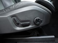 Volvo XC90 2.0 B5 MHEV R-Design SUV 5dr Diesel Hybrid Auto 4WD Euro 6 (s/s) (235 ps) 23