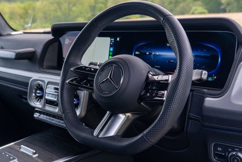 Mercedes-Benz G Series G580 AMG Line Premium Plus 17