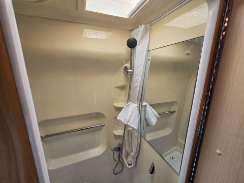 Auto-Sleepers Orian Pavo 38
