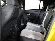 Peugeot e-208 GT PREMIUM 44