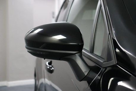 Renault Clio ICONIC TCE BOSE 33