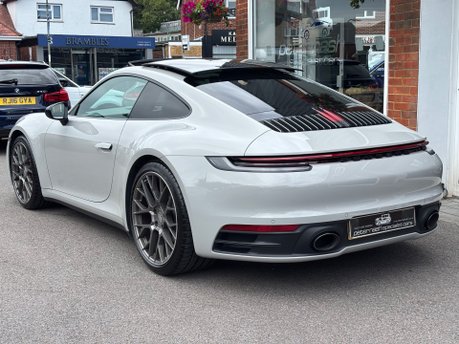 Porsche 911 3.0T 992 Carrera 4 Coupe 2dr Petrol PDK 4WD Euro 6 (s/s) (385 ps) 2