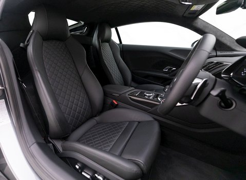 Audi R8 V10 Performance Carbon Black 10