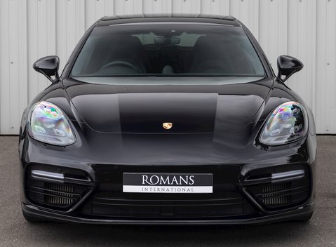 Porsche Panamera Turbo Sport Turismo 4