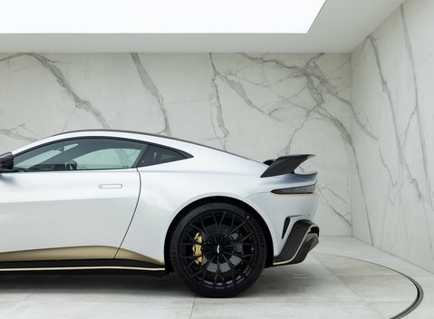 Aston Martin V12 Vantage 33