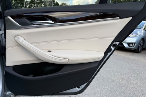 BMW 5 Series 520D XDRIVE SE - 360 DEGREE CAMERAS - IVORY LEATHER 31