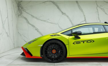 Lamborghini Huracan STO 63