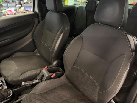 Citroen DS3 1.6 VTi DStyle Euro 5 3dr 23