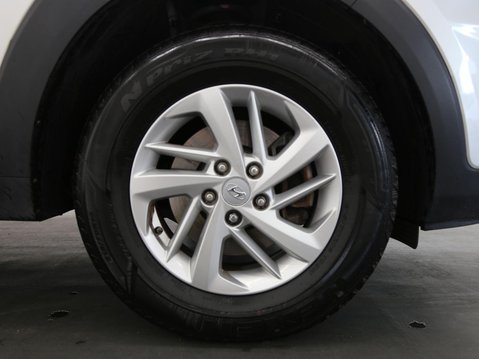 Hyundai TUCSON 1.6 GDi S Connect Euro 6 (s/s) 5dr 29