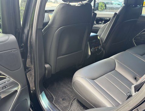 Land Rover Range Rover 3.0 Range Rover SE D MHEV Auto 4WD 5dr 22
