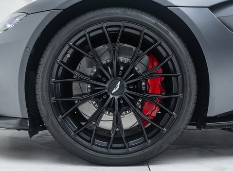 Aston Martin V8 Vantage ROADSTER 30