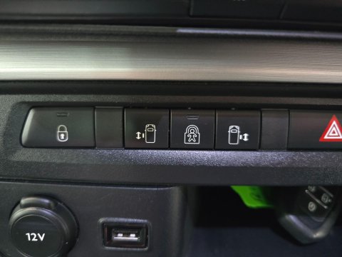 Peugeot Traveller 2.0 BlueHDi Allure Standard MPV MWB Euro 6 (s/s) 5dr (SNav) 33