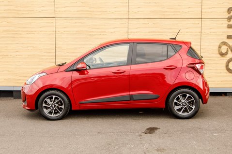 Hyundai i10 PREMIUM 13