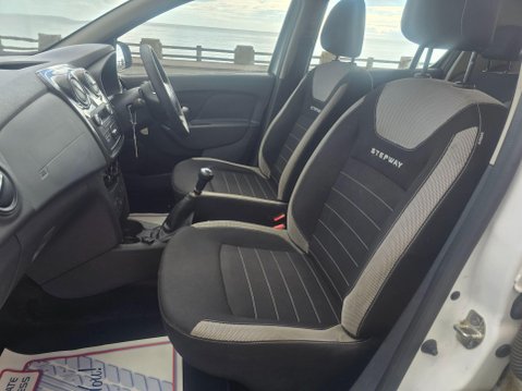Dacia Sandero Stepway 0.9 TCe Essential Euro 6 (s/s) 5dr 25