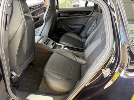 Porsche Panamera PDK 49