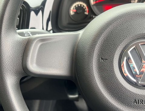 Volkswagen Up 1.0 Move Up 3dr 23