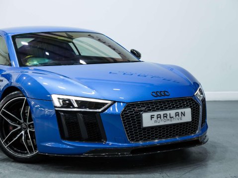Audi R8 5.2 FSI V10 Coupe 2dr Petrol S Tronic quattro Euro 6 (s/s) (540 ps) 11