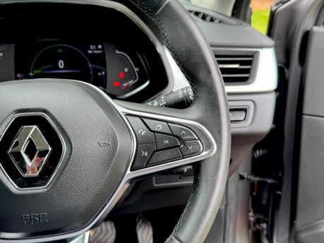 Renault Captur TECHNO E-TECH 32