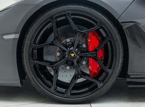 Lamborghini Revuelto 29