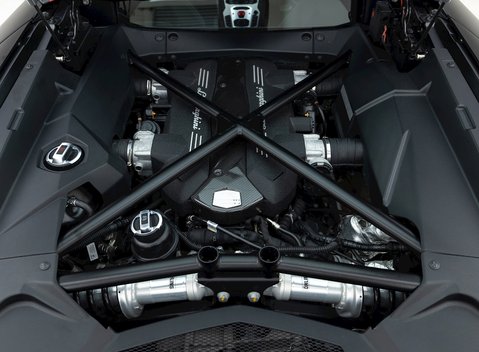Lamborghini Aventador LP 700-4 Pirelli Edition 32