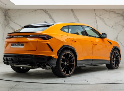 Lamborghini Urus Pearl Capsule 6