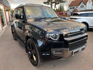 Land Rover Defender X MHEV 8