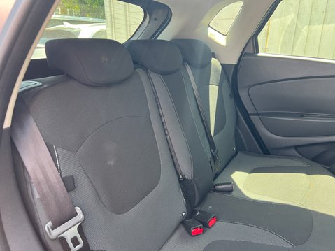 Renault Captur 1.5 dCi ENERGY Dynamique S Nav SUV 5dr Diesel Auto Euro 6 (s/s) (90 ps) 13