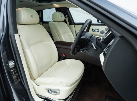 Rolls-Royce Ghost V12 11