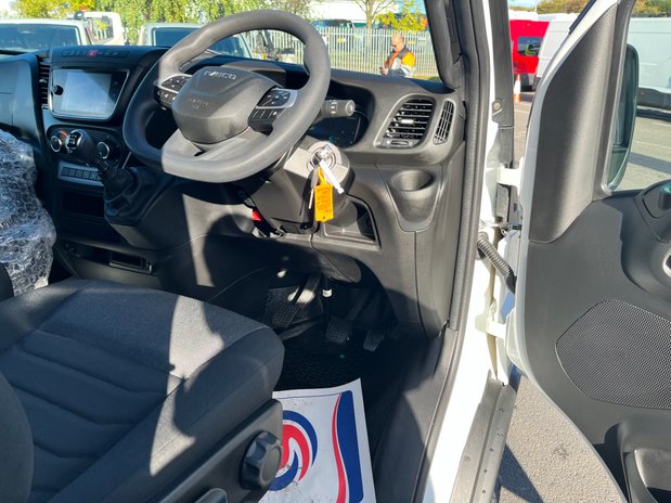 Iveco Daily Daily 35C14 2.3 Business Tipper 10