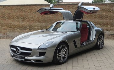 Mercedes-Benz SLS AMG 5