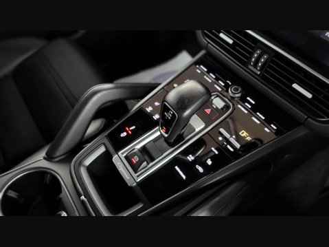 Porsche Cayenne V6 11
