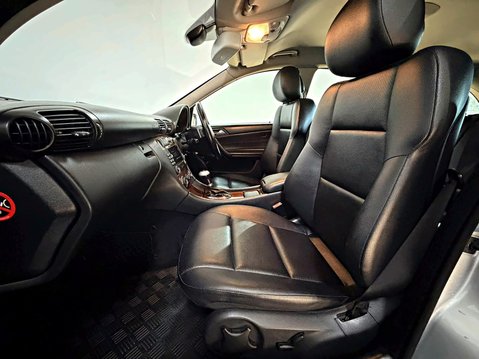 Mercedes-Benz C Class C180 KOMPRESSOR CLASSIC SE AUTOMATIC 20