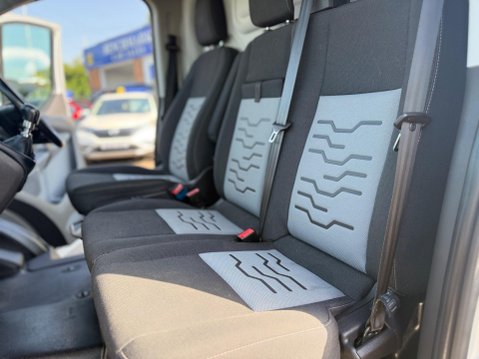 Ford Transit Custom 2.0 TDCi 270 Limited Panel Van 5dr Diesel Manual L1 H1 (157 g/km, 128 bhp) 23