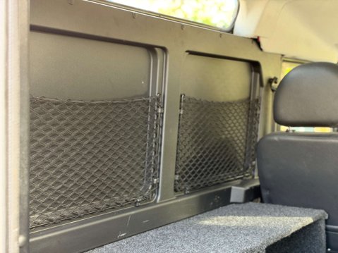 Land Rover Defender 2.2 Defender 90 XS Hard Top TD 4WD 5dr 28