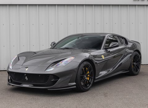 Ferrari 812 Superfast 6