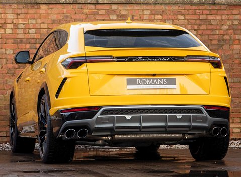 Lamborghini Urus 3