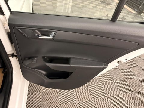 Skoda Fabia 1.0 Colour Edition Euro 6 (s/s) 5dr 26