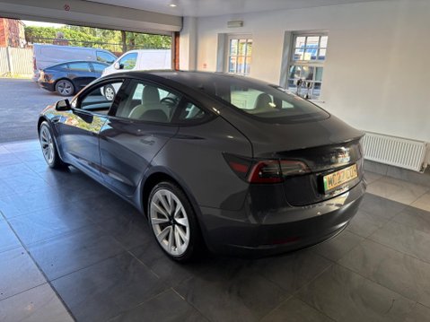 Tesla Model 3 Auto RWD 4dr 3