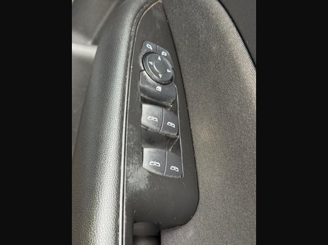 Vauxhall Insignia 1.6 Turbo D ecoTEC Design Nav Grand Sport Euro 6 (s/s) 5dr 14