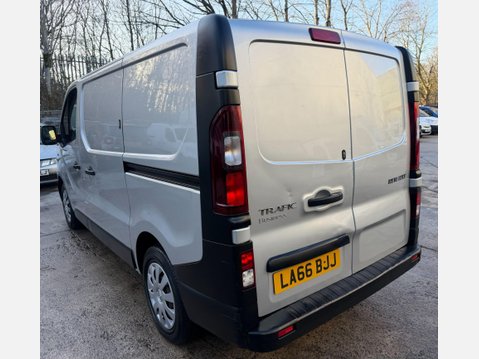 Renault Trafic 1.6 dCi 27 Business Panel Van 5dr Diesel Manual SWB Standard Roof Euro 6 (9 16