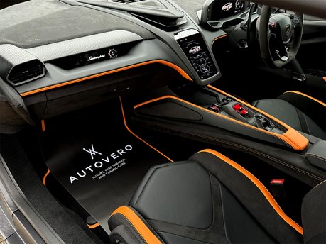 Lamborghini Revuelto V12 49